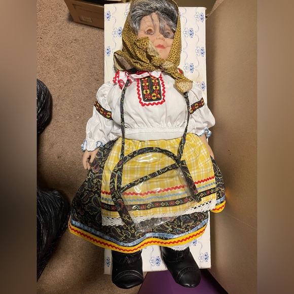 Grannyworld Bubbe Granny Doll  21" - Picture 3 of 5